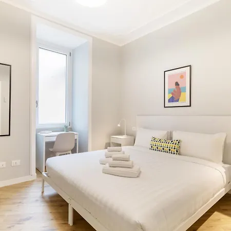 Hostly-suite Laterano-walk To Colosseum *